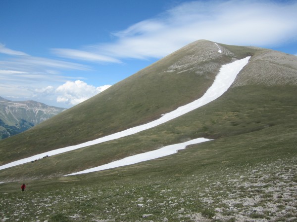 La pista naturale del Monte Vettore sciabile fino a giugno!
