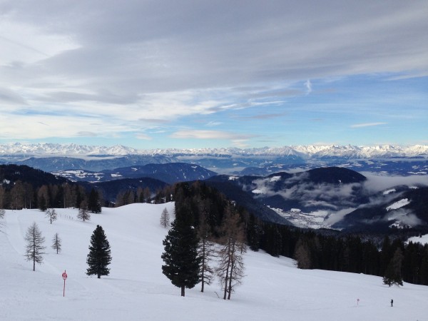 Carezza Ski Area, Alto Adige, vista dalla pista &quot;Prà di Tori&quot; su Nova Levante e le Alpi