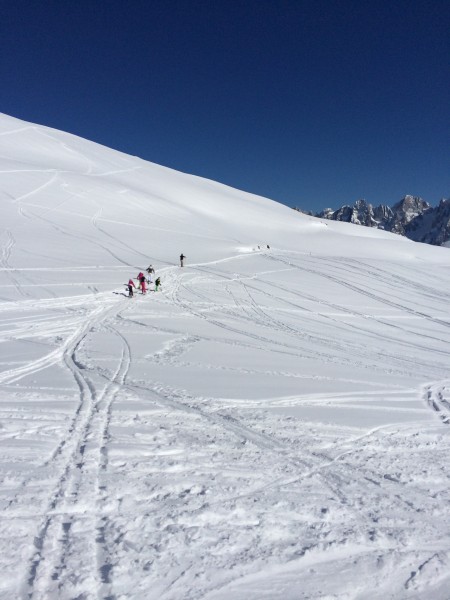 Alpe Lusia - andando verso una baita coperta dalla neve