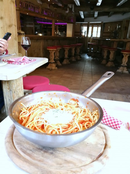 Ristorante Ski Alm,alla partenza della funivia.