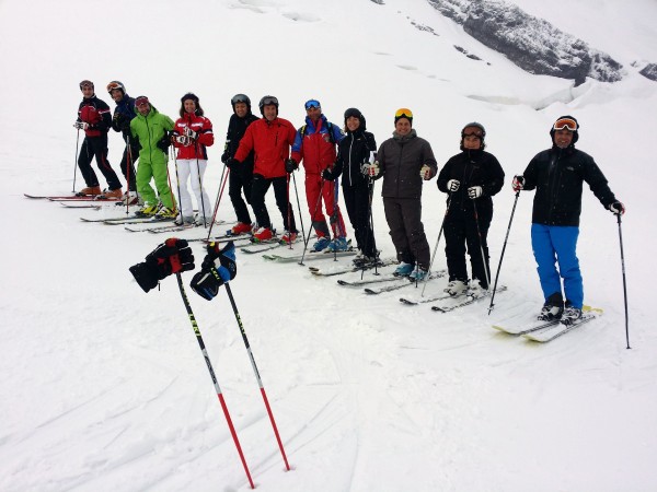 Gruppo sfortunato per la giornata uggiosa..........ma fortunato per la neve fresca e per la &quot; guida Pirovano&quot;CRISTIANO.