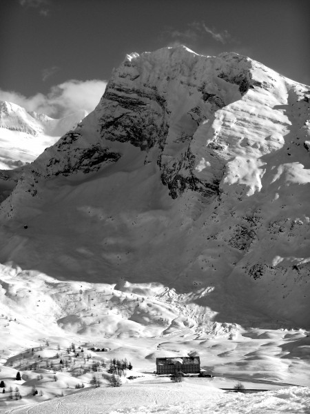 Vista sull' Ospizio Sempione incorniciato dallo Hübschhorn (Passo del Sempione, CH)