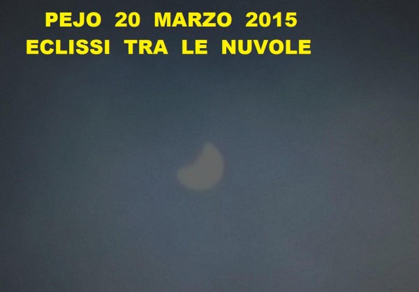 Eclissi con le nuvole a fare da schermo oscurante!