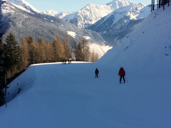 Verso valle..........pista nera di rientro.