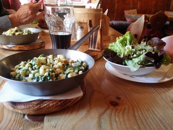 Gnocchetti con cipolle e spinaci ............ottimi!