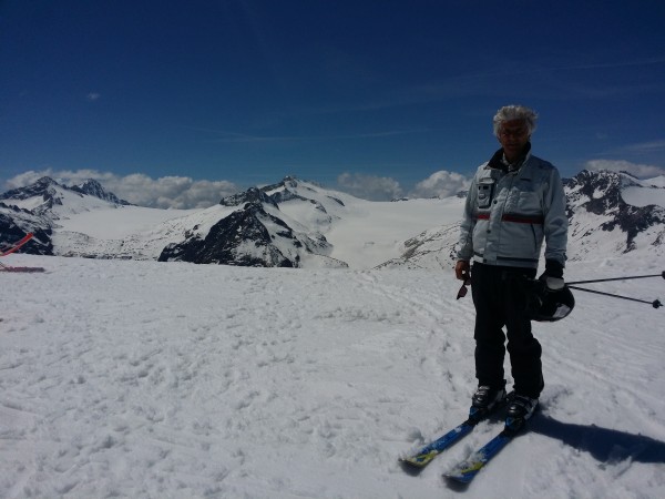 Alberto davanti a Lobbia e Pian di neve