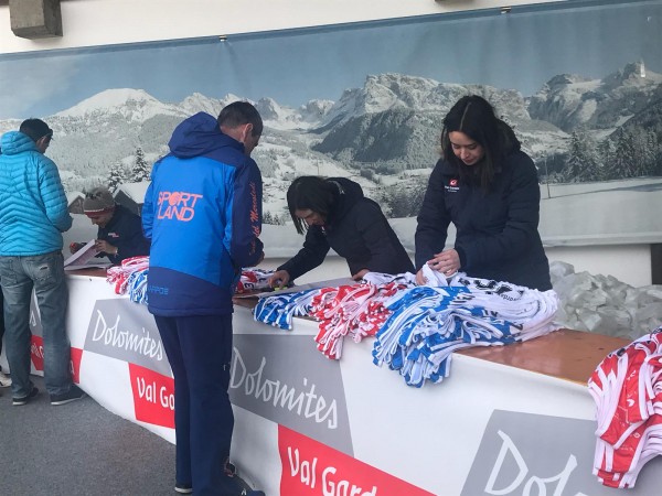 Gardenissima 2018-consegna pettorali.jpg (240.67 KiB) Visto 25615 volte Consegna pettorali