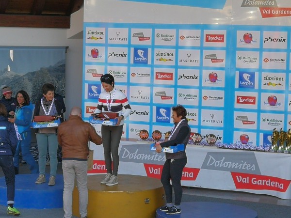 Gardenissima 2018-Premiazioni di Quario,Kostner e Zini.jpg (2.72 MiB) Visto 25615 volte Quario,Isolde Kostner e Zini