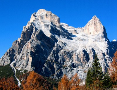 Il monte Pelmo, è detto anche Caregon del Padreterno (Trono di Dio)